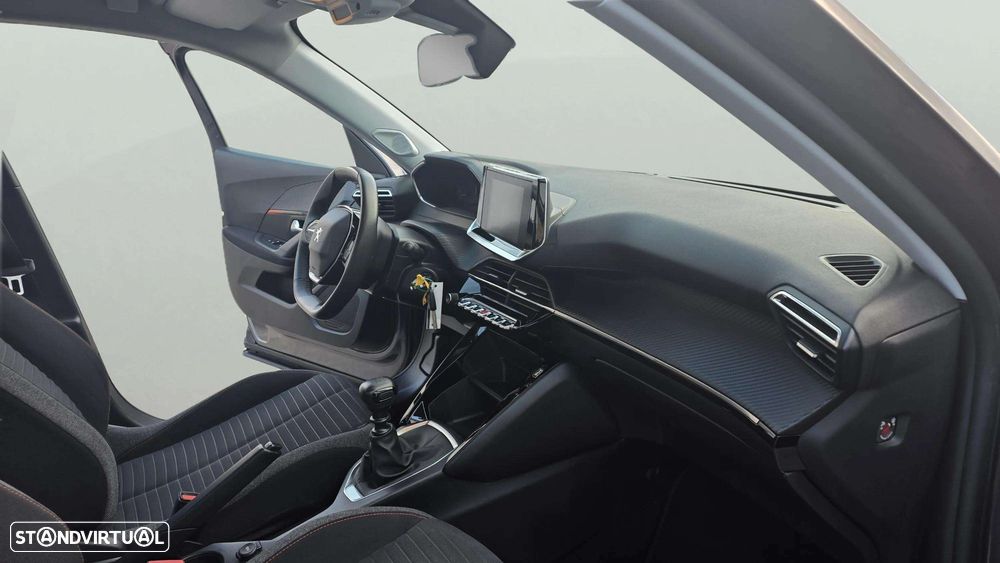 Peugeot 2008 1.2 PureTech Active Pack - 12