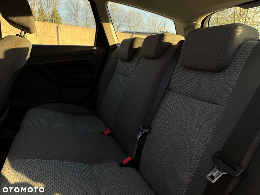 Ford Focus 2.0 TDCi DPF Sport - 12