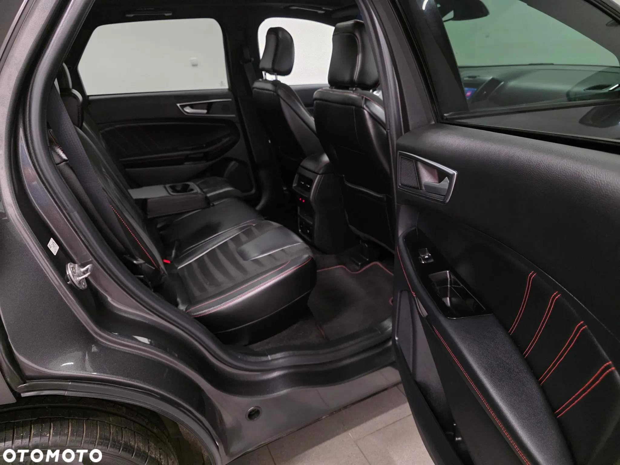 Ford Edge 2.0 EcoBlue Bi-Turbo 4x4 ST-LINE - 31