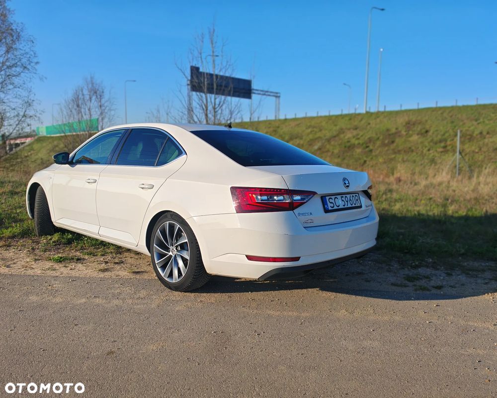 Skoda Superb 2.0 TDI L&K DSG - 10