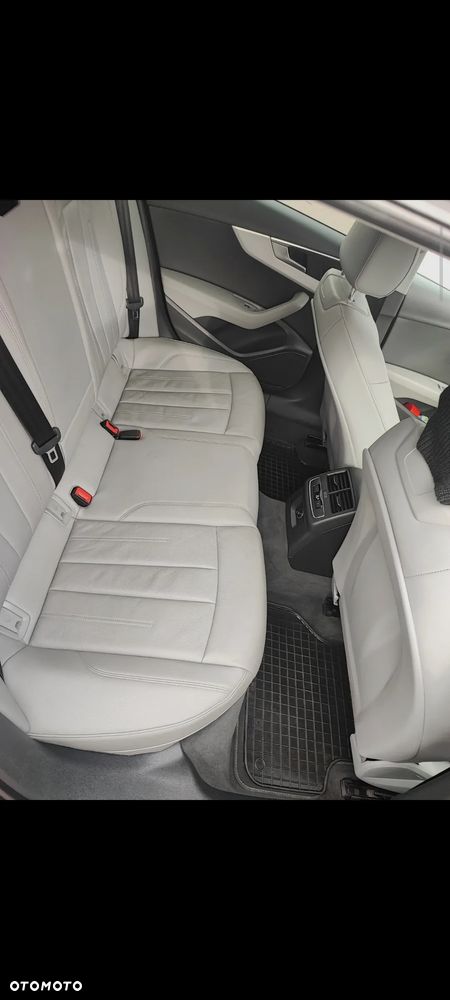 Audi A4 Avant 2.0 TDI Sport S tronic - 11