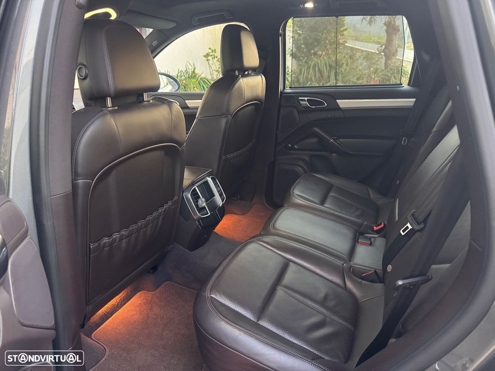 Porsche Cayenne 3.0 V6 - 12