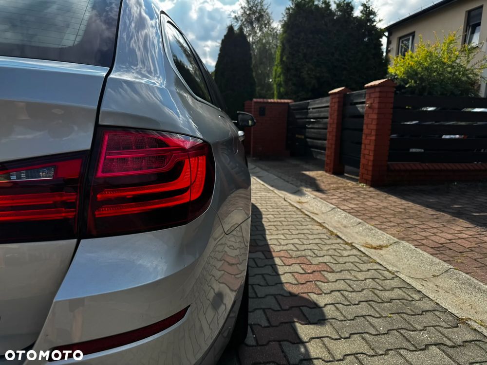 BMW Seria 5 525d xDrive Touring Luxury Line - 8