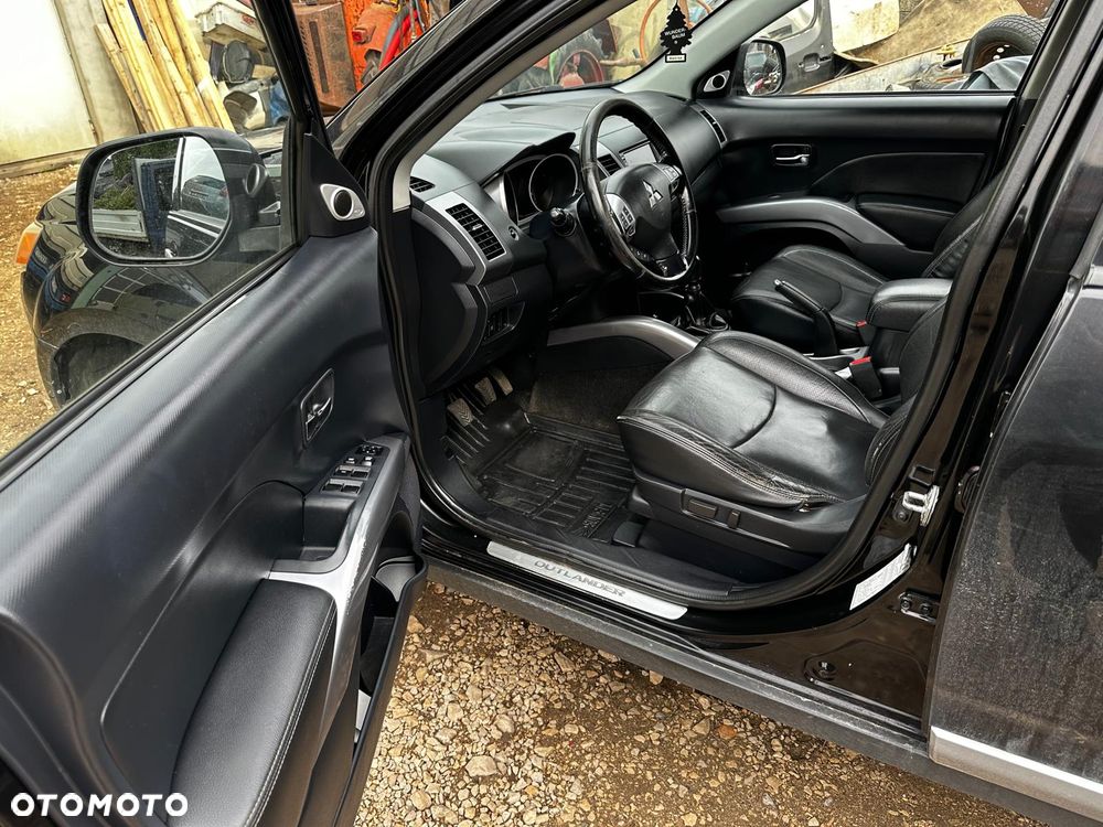 Mitsubishi Outlander 2.0 DID Instyle NAVI - 10