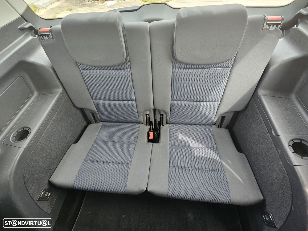 VW Touran 1.6 TDI Blue.Trendline 7L - 23