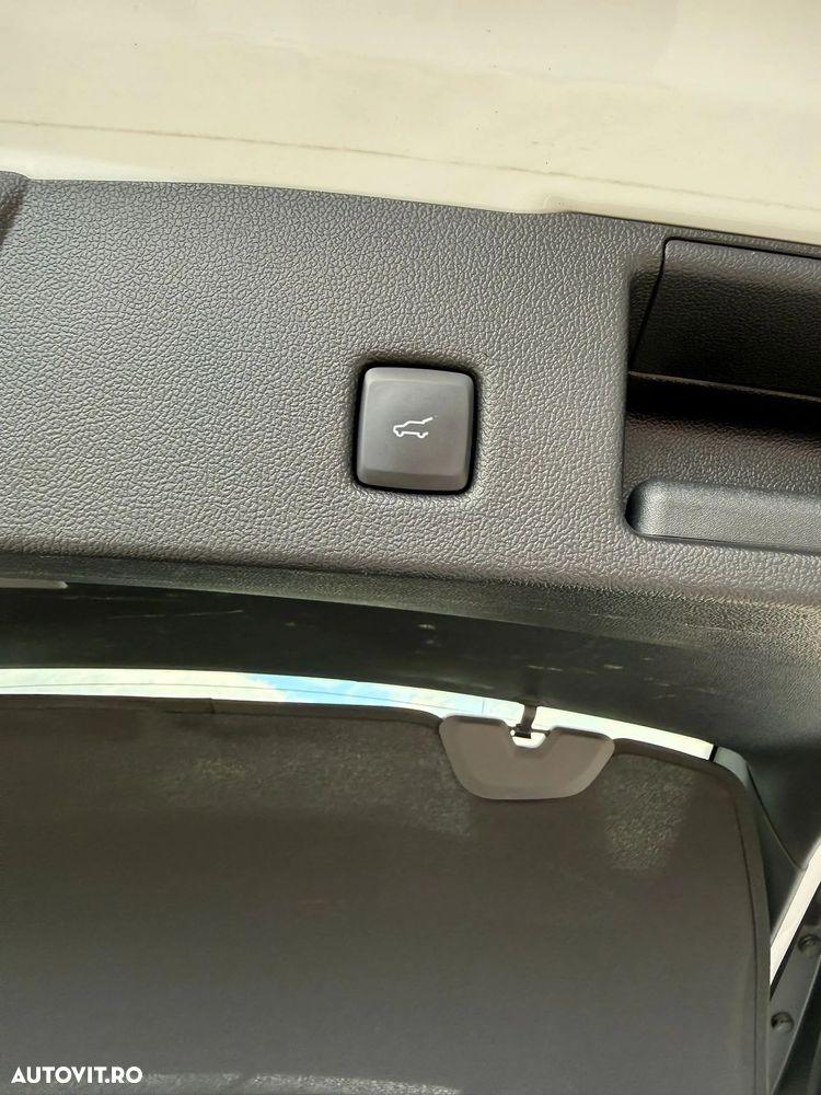 Ford Kuga - 8