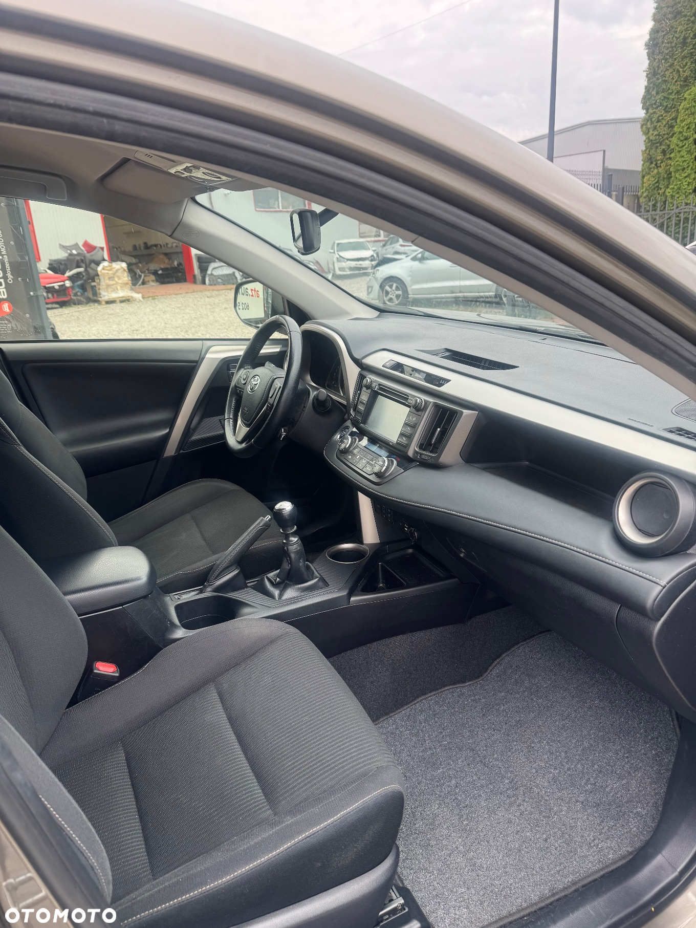 Toyota RAV4 - 6