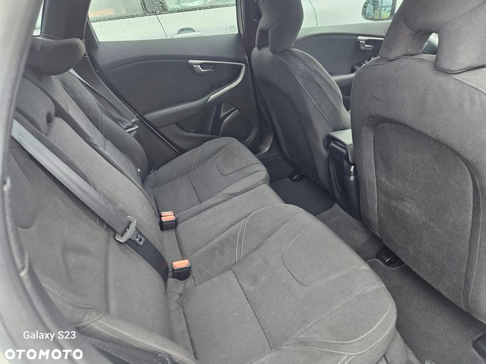 Volvo V40 T2 - 9