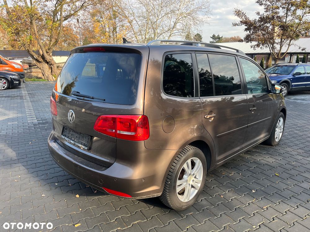 Volkswagen Touran 2.0 TDI DPF BlueMotion Technology DSG MATCH - 4