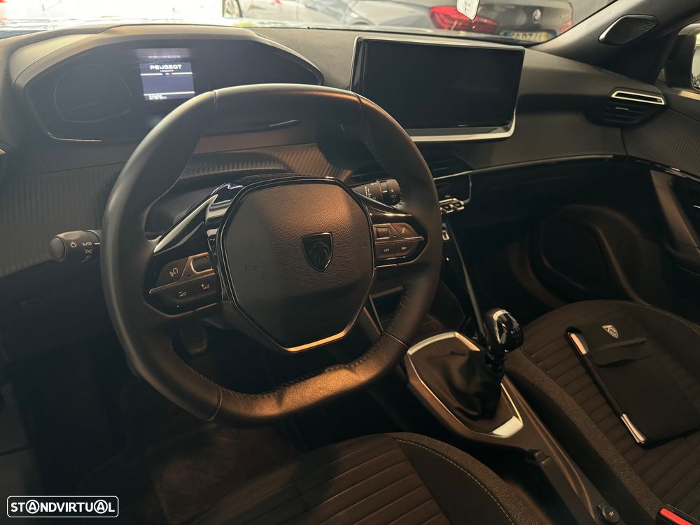 Peugeot 2008 1.2 PureTech Active Pack - 32