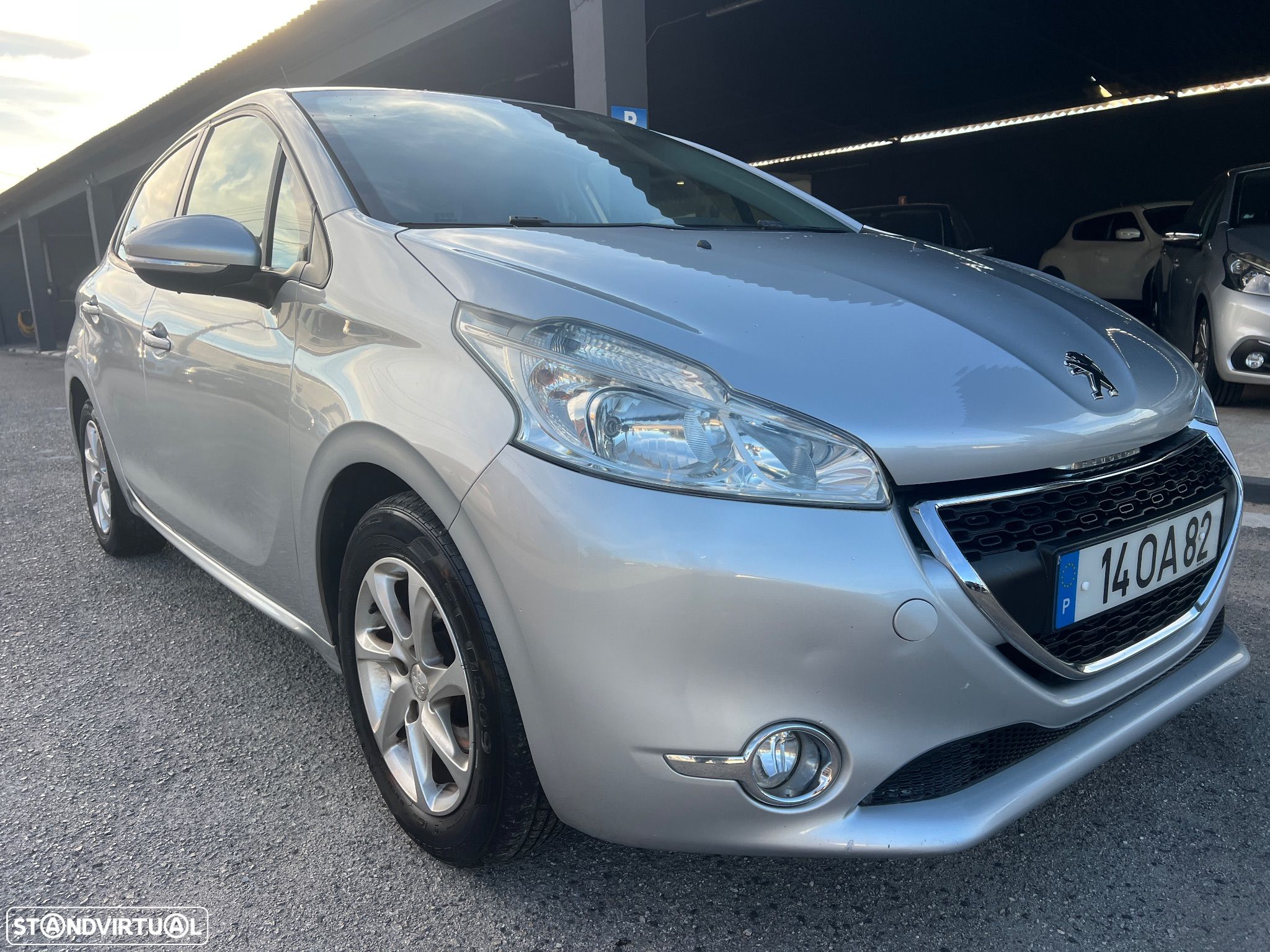 Peugeot 208 1.4 HDi Active - 1