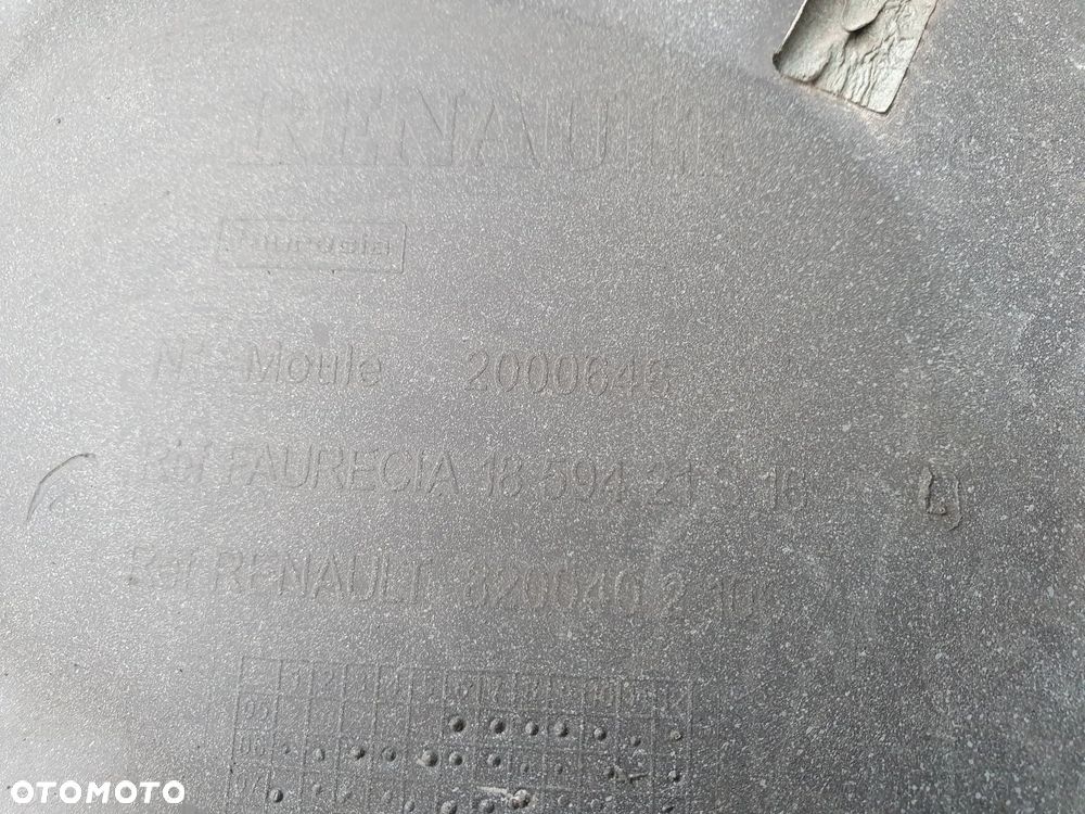 Zderzak przedni Przód Renault Clio III 8200681732 KOD LAKIERU TERNK - 16