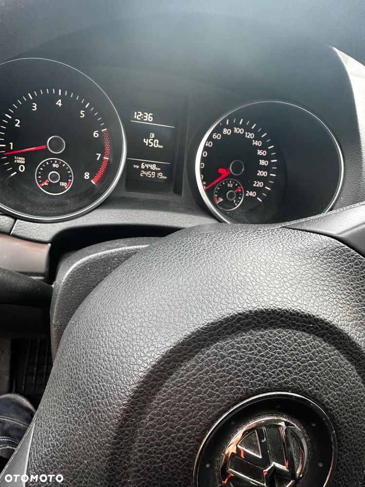 Volkswagen Golf - 10