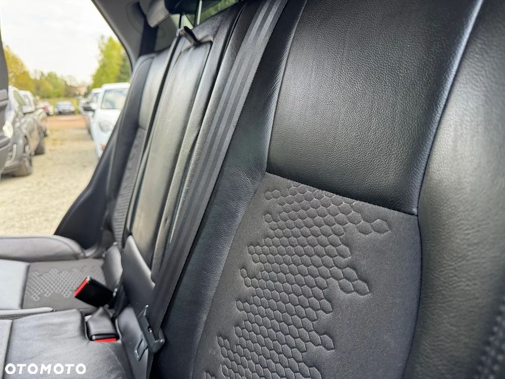 Land Rover Discovery Sport - 28