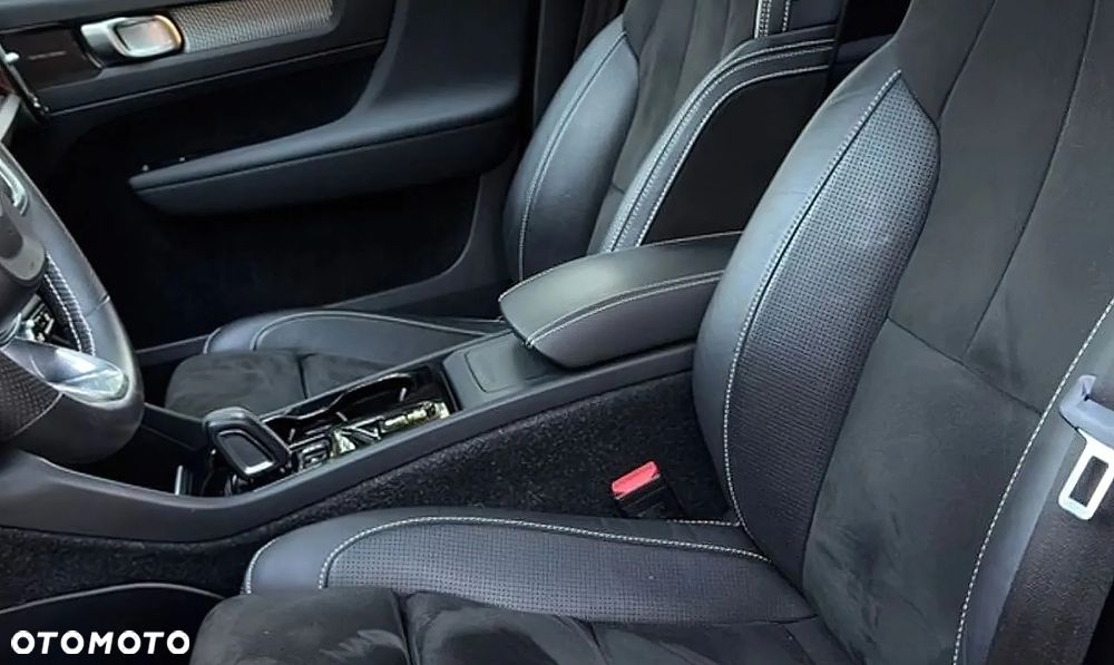 Volvo XC 40 T5 AWD R-Design - 9