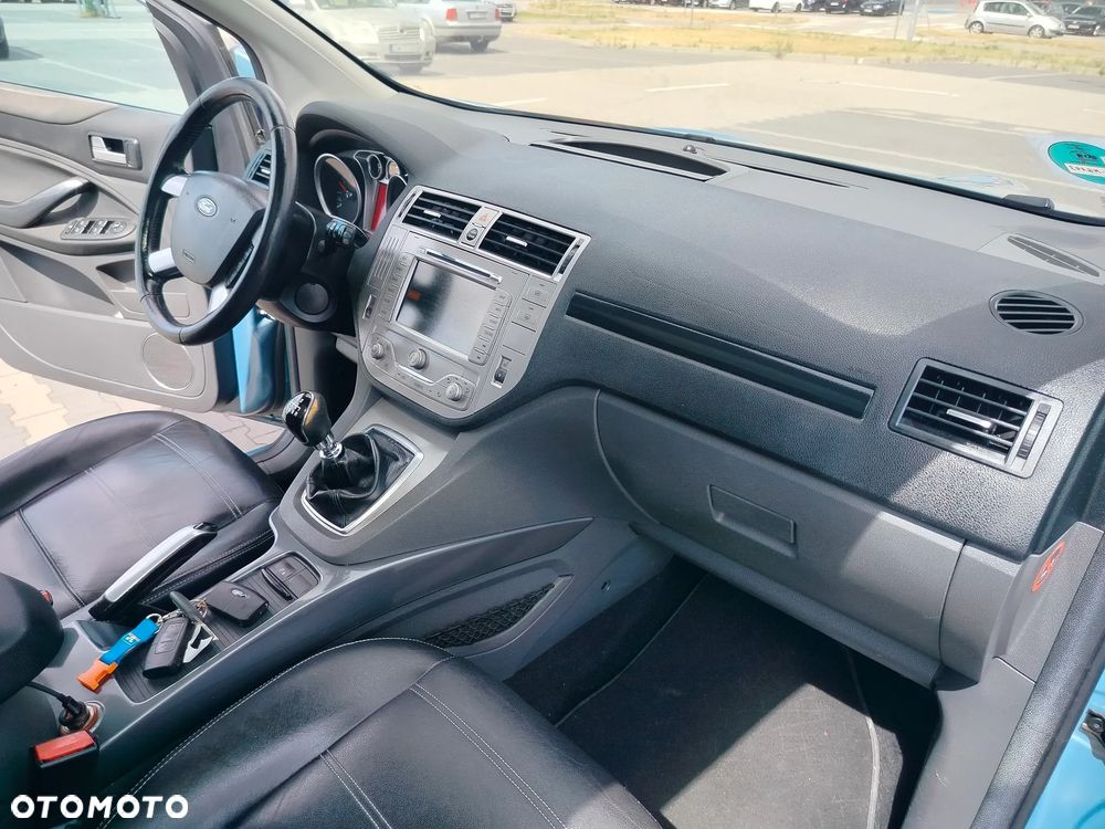 Ford Kuga 2.5 4x4 Titanium - 35