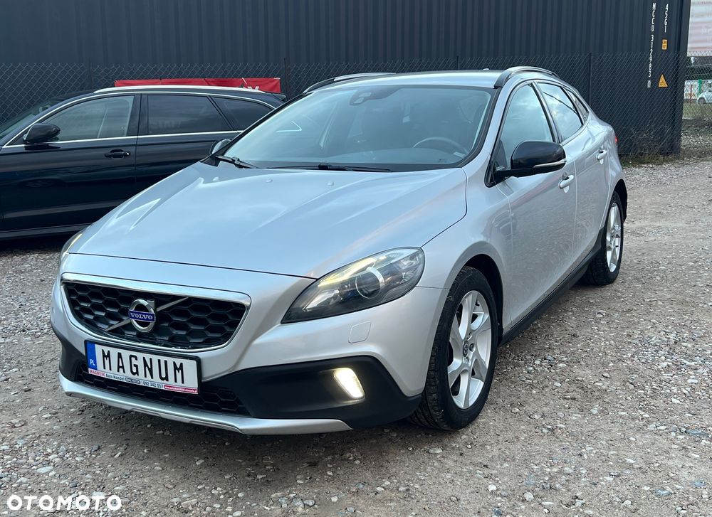 Volvo V40 Cross Country D2 Momentum - 1