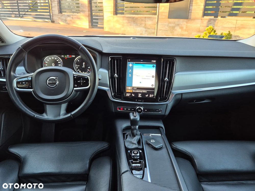 Volvo S90 D4 SCR Momentum Pro - 22