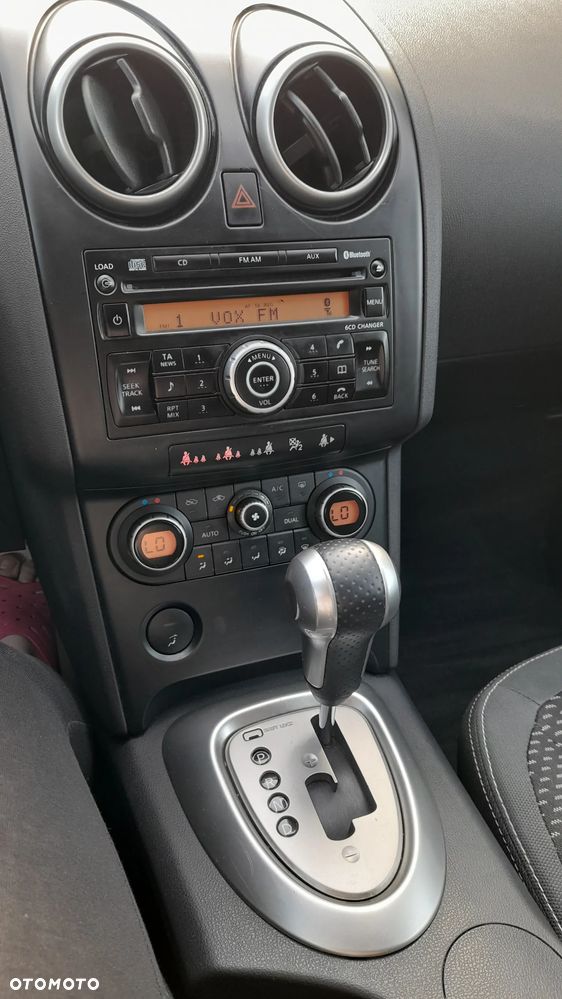 Nissan Qashqai 2.0 Tekna CVT - 2