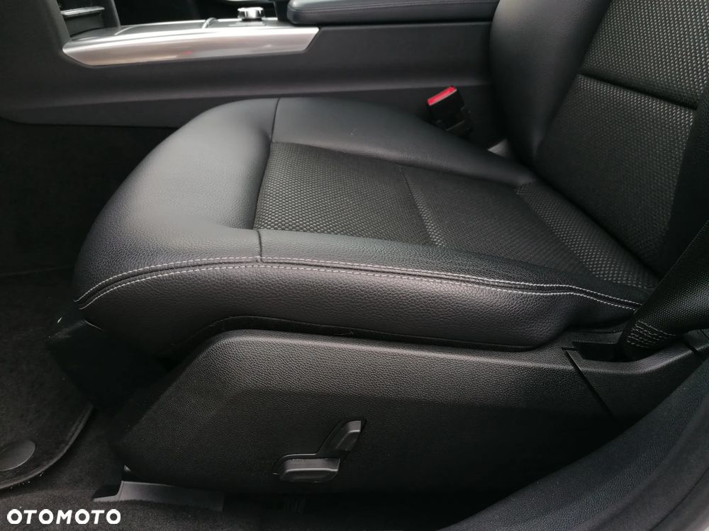 Mercedes-Benz Klasa E 200 T CDI DPF BlueEFFICIENCY 7G-TRONIC - 29