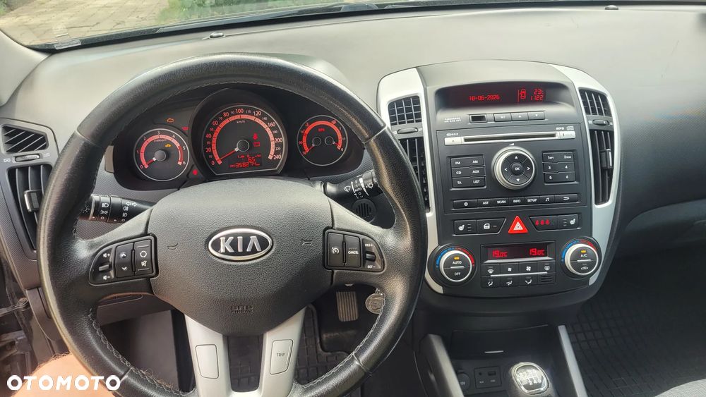 Kia Ceed 1.6 Crdi Comfort + - 10