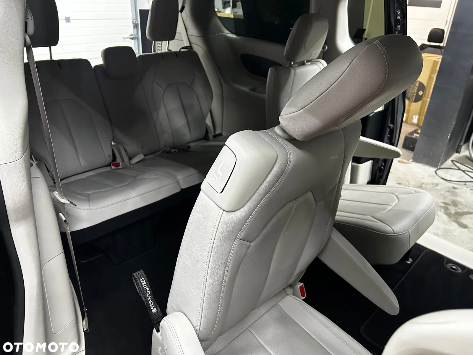 Chrysler Pacifica - 22