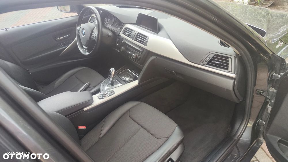 BMW Seria 3 320d Luxury Line - 12