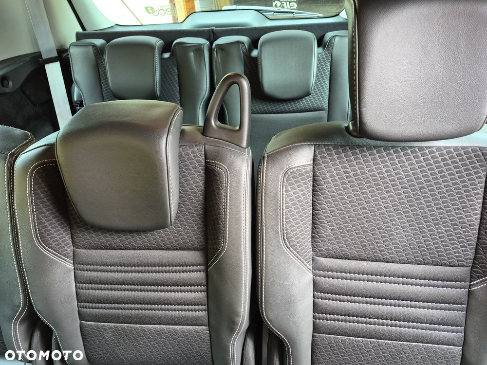 Renault Grand Scenic - 10