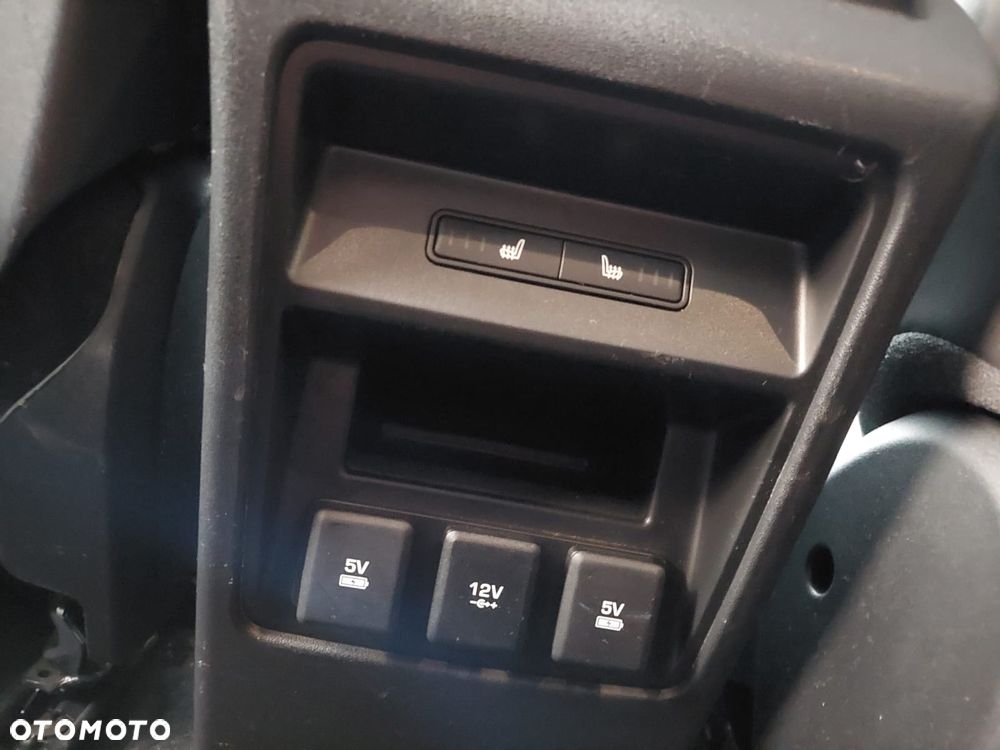 Land Rover Discovery Sport 2.0 Si4 HSE Luxury - 19