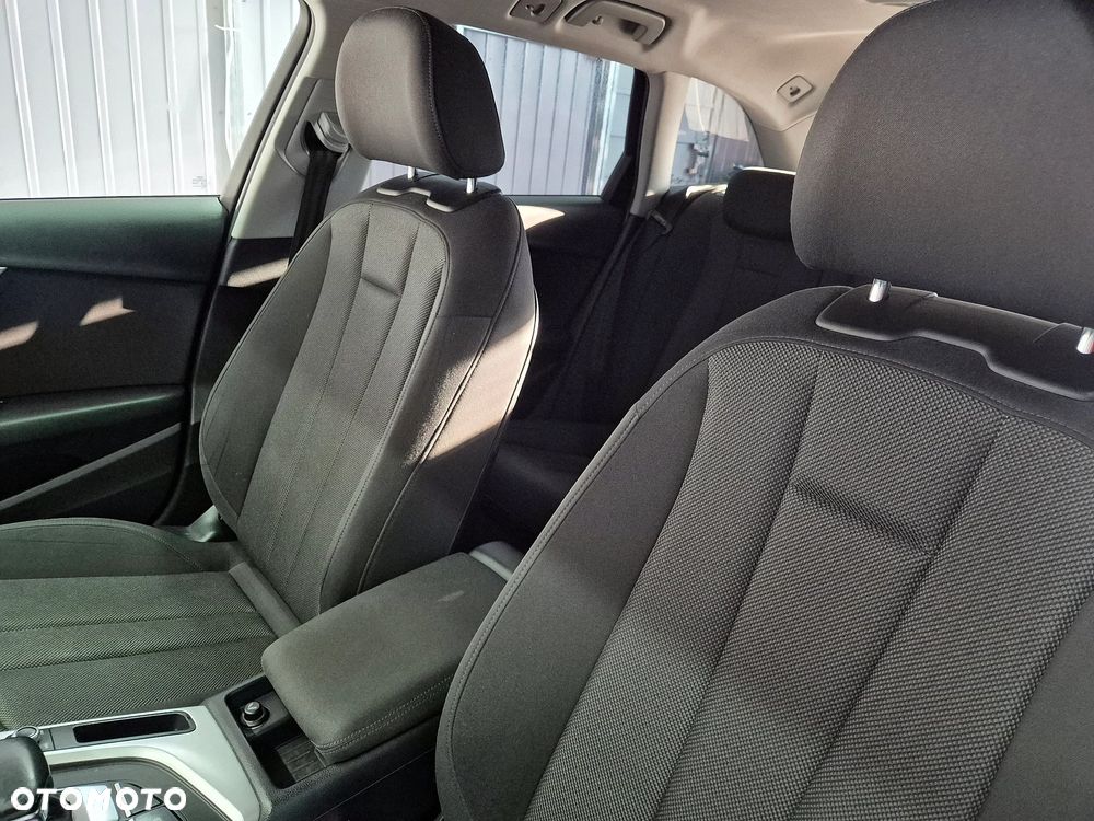 Audi A4 Avant 2.0 TDI Design S tronic - 16