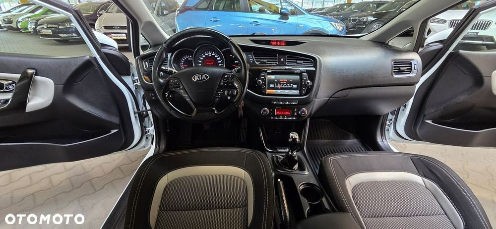 Kia Ceed - 13