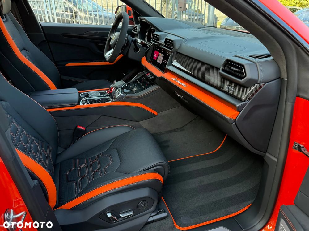 Lamborghini Urus - 35