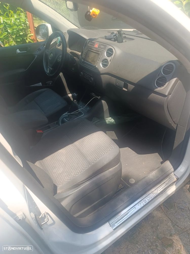 VW Tiguan 2.0 TDi Sport BlueMotion 4Motion - 1