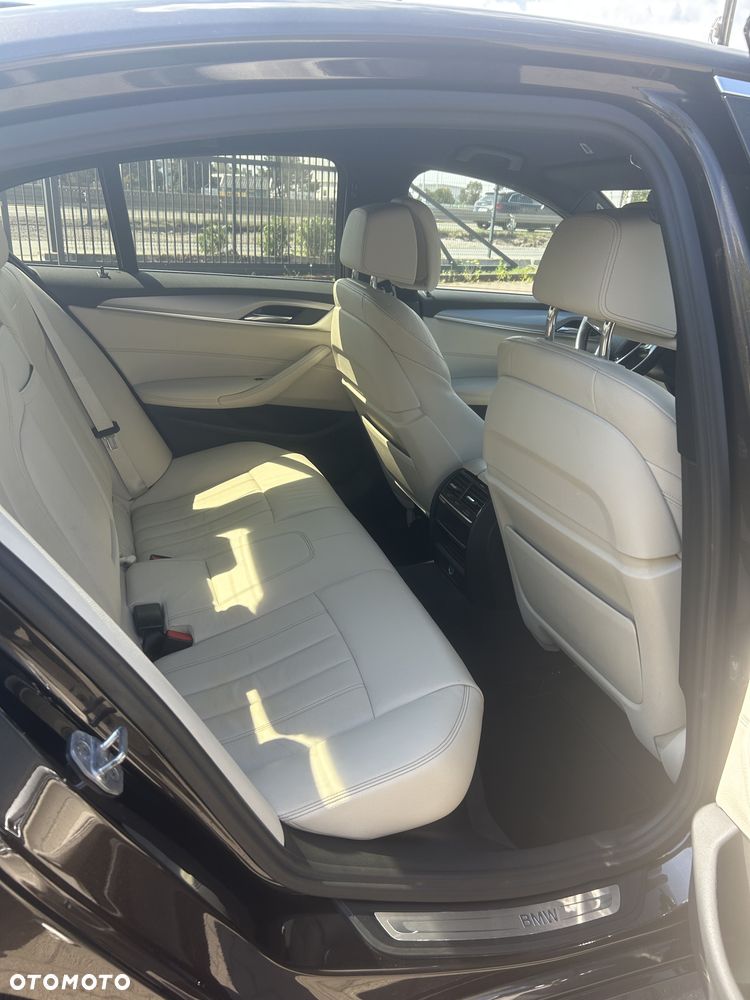 BMW Seria 5 520d Luxury Line - 11