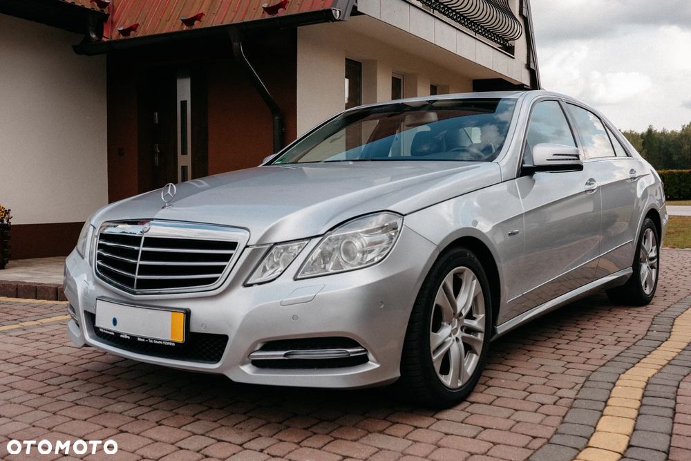 Mercedes-Benz Klasa E 200 CDI DPF BlueEFFICIENCY 7G-TRONIC Avantgarde - 3