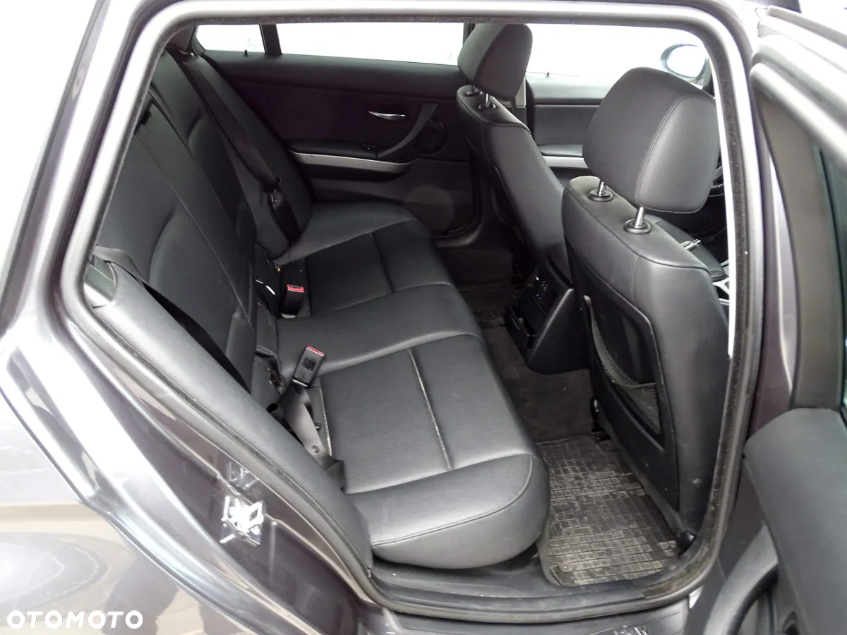 BMW Seria 3 330xd DPF Touring - 14