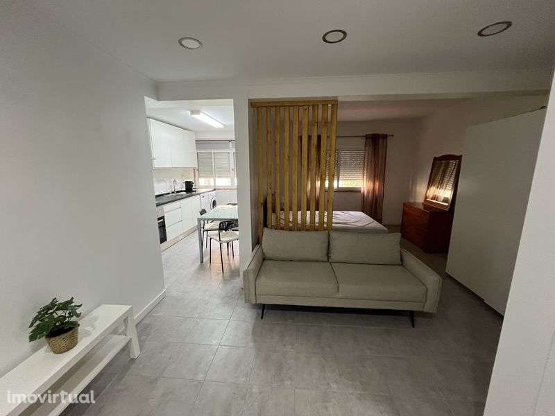 T1 simpático mobilado em Linda a Velha - Grande imagem: 2/11