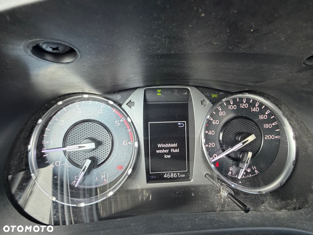 Toyota Hilux 2.4 D-4D Double Cab DLX 4x4 - 11