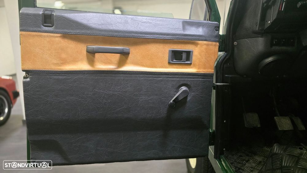 Land Rover Defender 110 2.5 TD5 Metal Top - 17