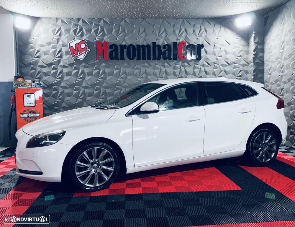 Volvo V40 1.6 D2 Momentum Eco - 1