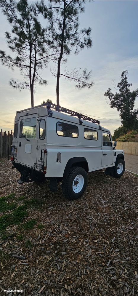 Land Rover Defender - 8