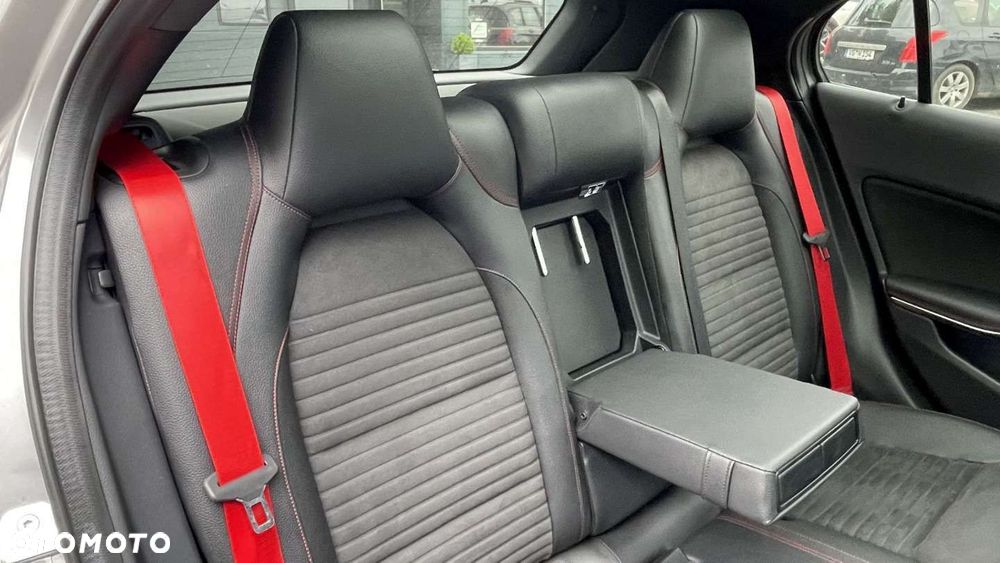 Mercedes-Benz GLA - 28