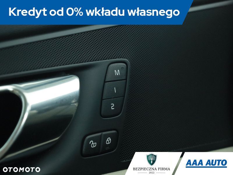 Volvo XC 60 - 25