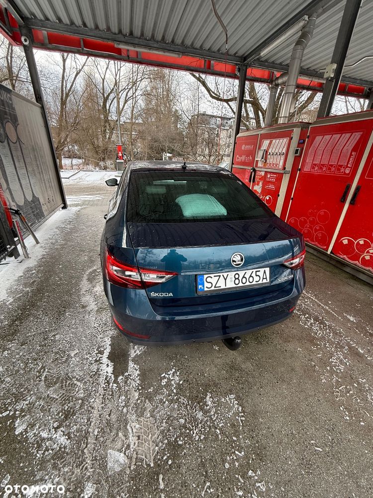 Skoda Superb 2.0 TDI DSG Style - 4