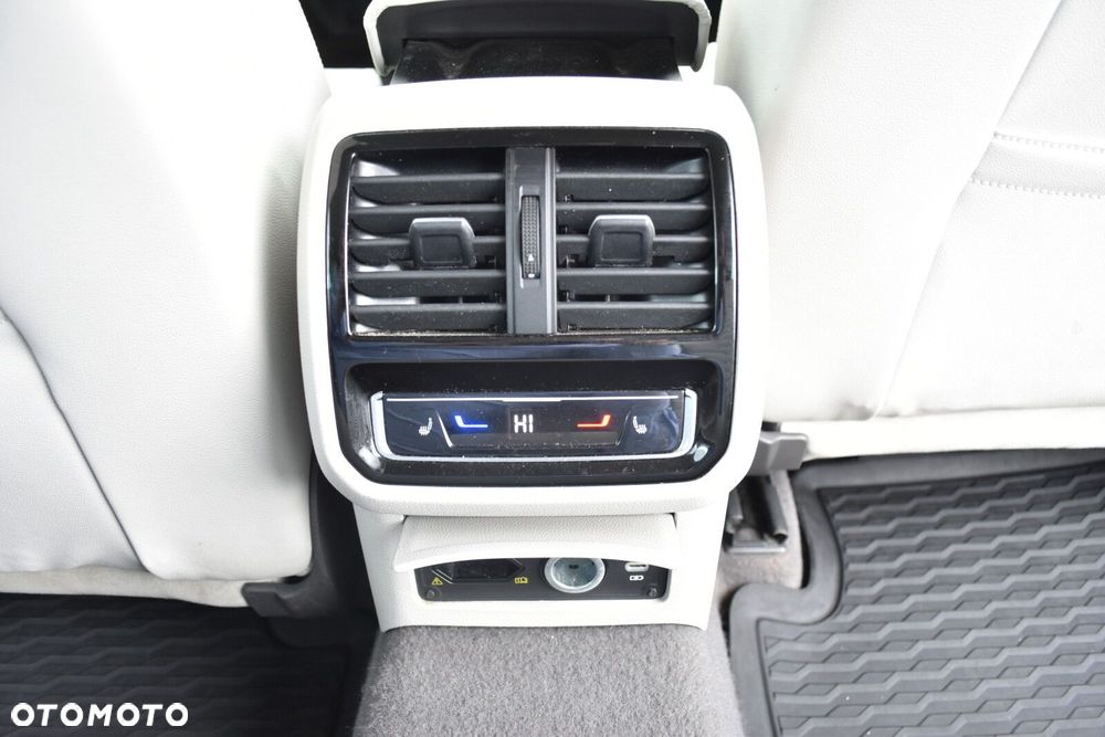 Volkswagen Passat Variant 1.5 TSI EVO Elegance DSG - 34