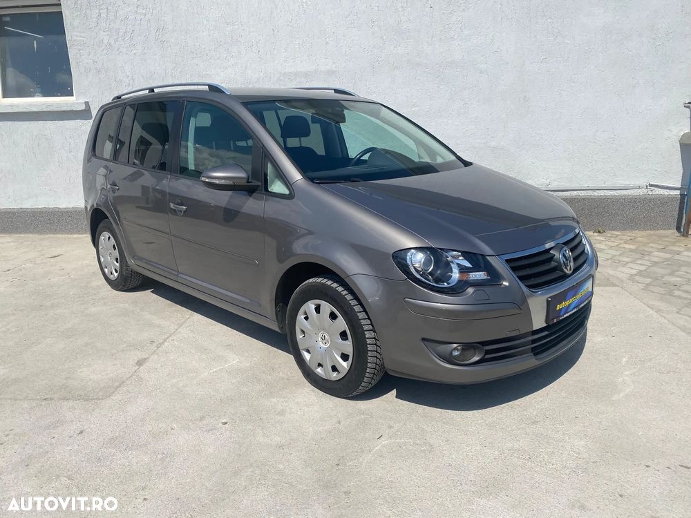Volkswagen Touran - 10