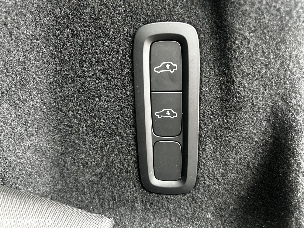 Volvo XC 60 - 30