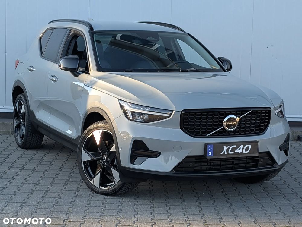 Volvo XC 40 B4 AWD Ultimate Dark - 4