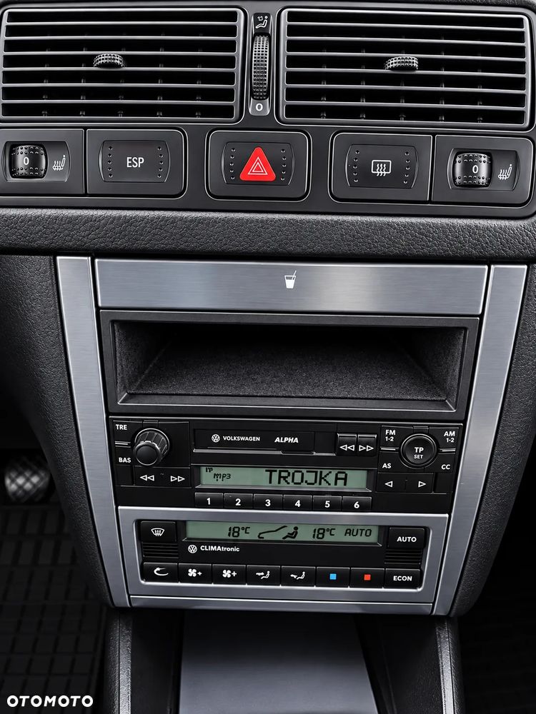 Volkswagen Golf - 24