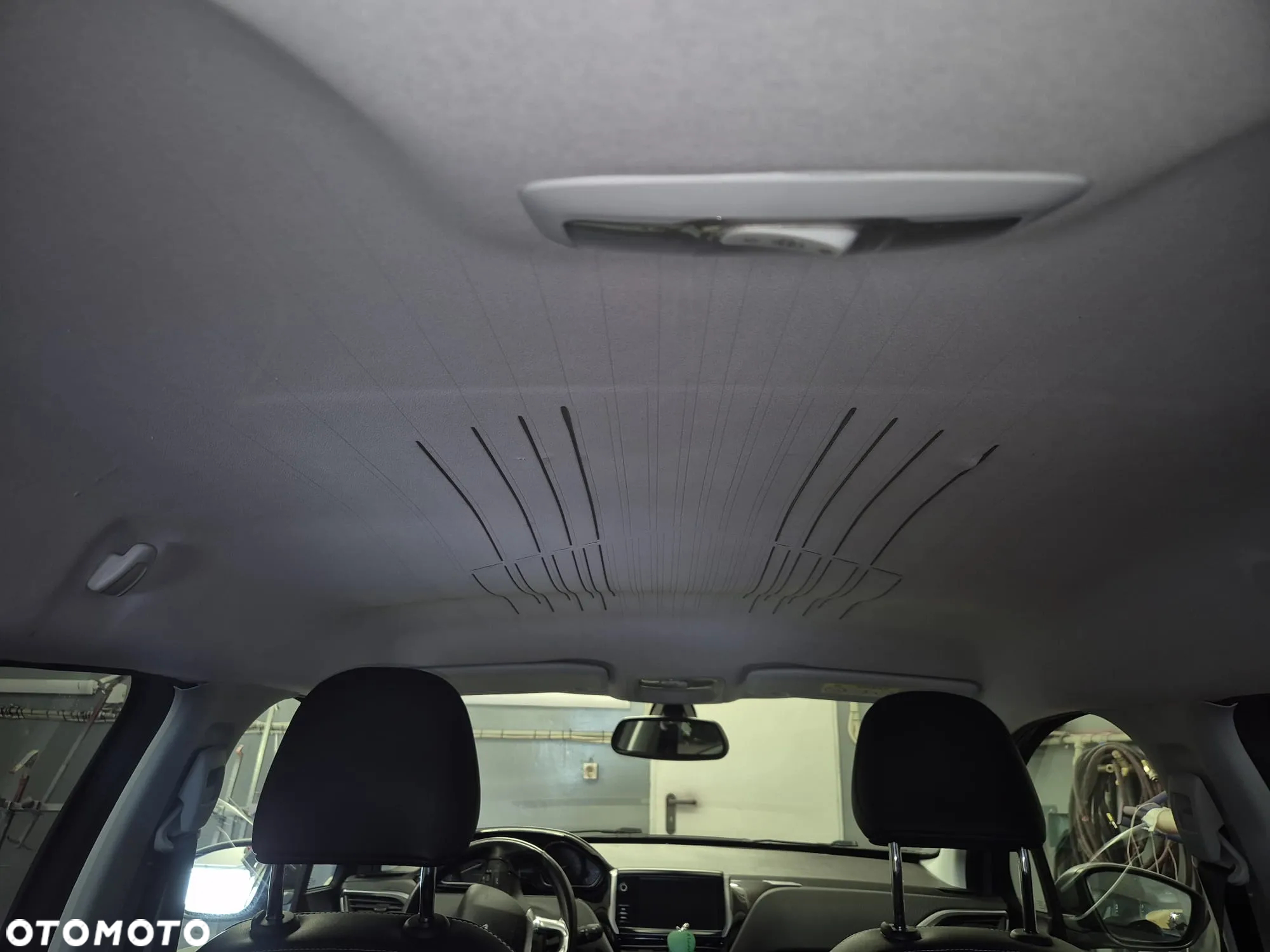 Peugeot 2008 1.2 Pure Tech Allure S&S - 24